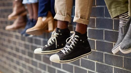 Dərhal geyindiyiniz ayaqqabıları yoxlayın!