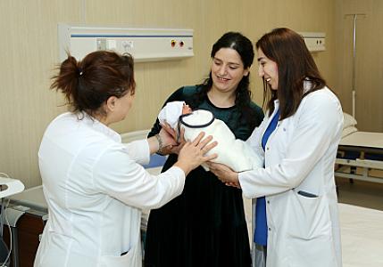 Yeni Klinikada riskli doğuş uğurla həyata keçirilib -