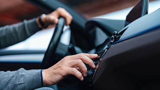 Avtomobillərin salonunda insan sağlamlığı üçün