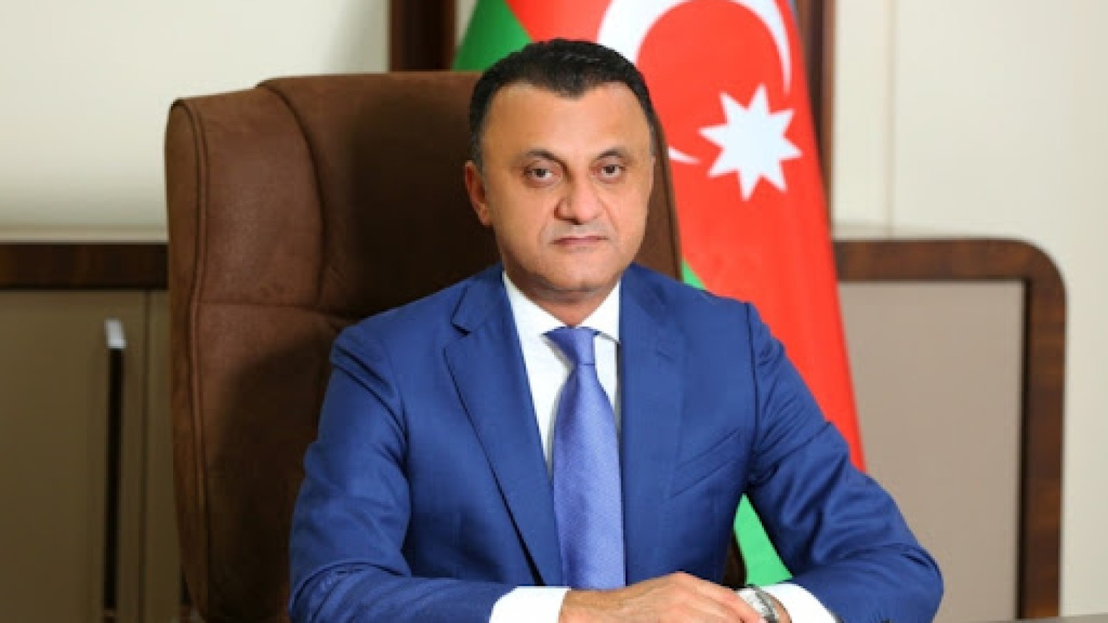 Vüqar Qurbanov xəstəxana direktorunu