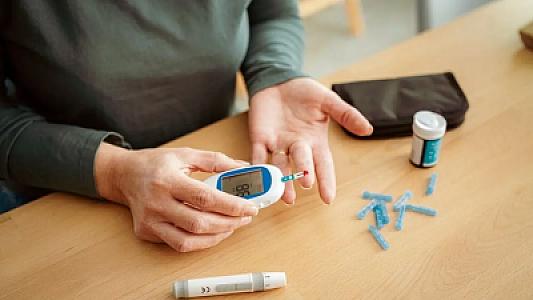 Gecələri ortaya çıxır: