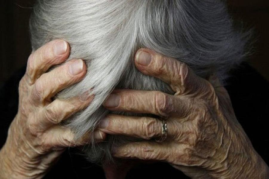 Qubada sərxoş oğul 85 yaşlı anasını odun parçası ilə