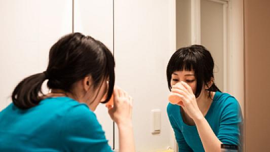 Alimlər ağız yaxalayıcı əvəzinə çuğundur suyundan