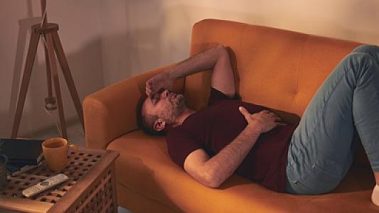 Həkim qarın şişməsinə səbəb olan ölümcül xəstəliyi