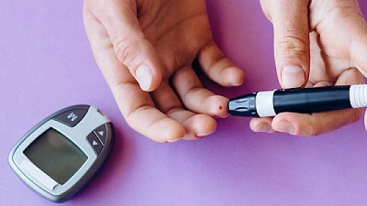 Hansı sadə simptom şəkər xəstəliyinə tutulduğunuzu