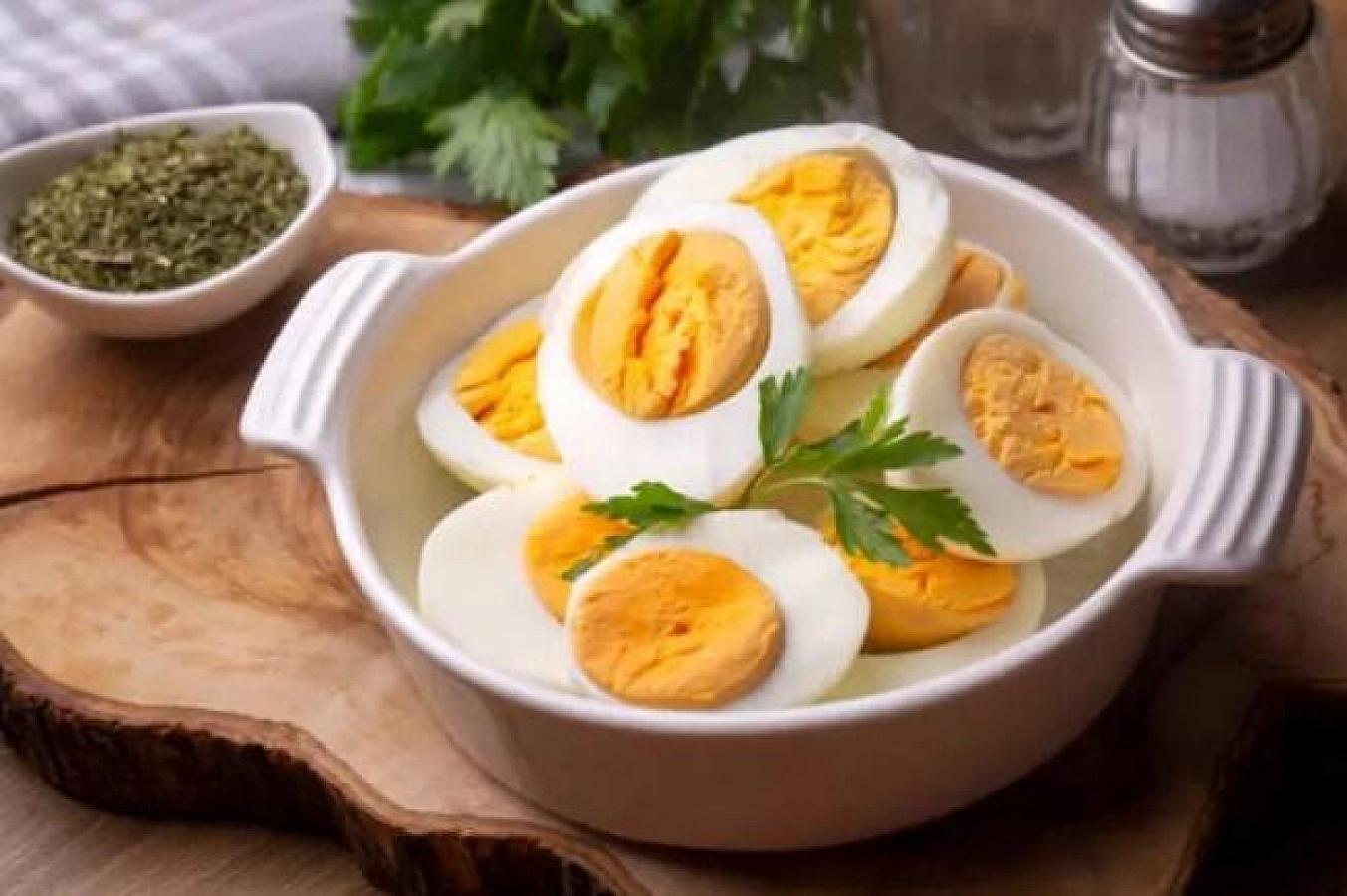 Əgər qaynadılmış yumurta belə görünürsə, ona əl vurmayın