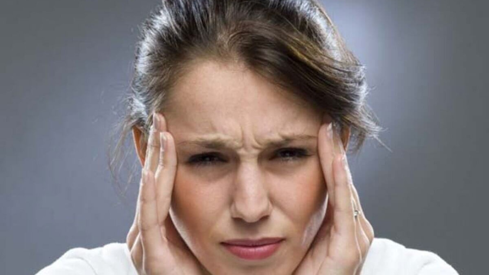 Hormonlar miqrenin səbəbi ola bilər -