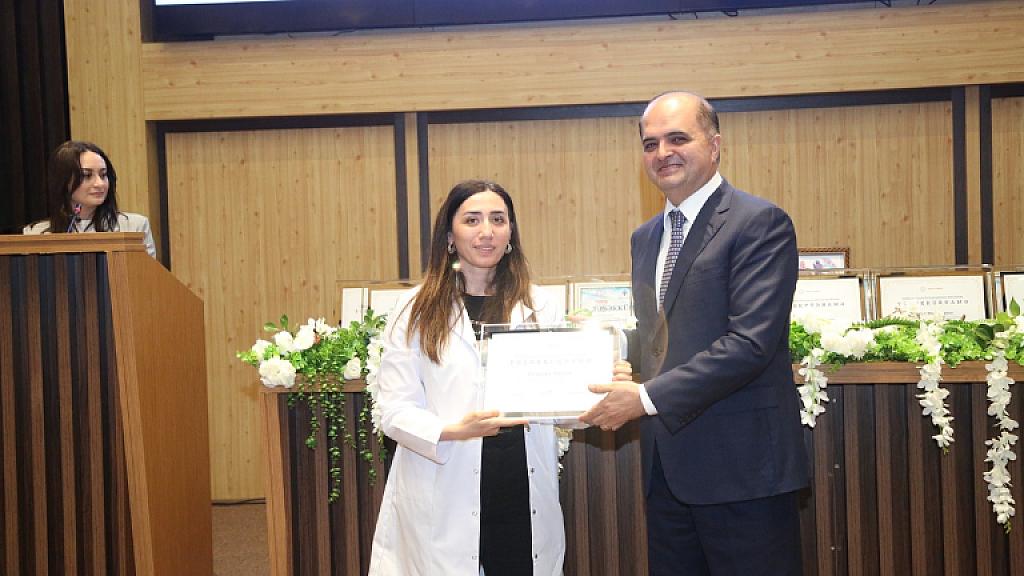 Yeni Klinikada 17 İyun Tibb İşçilərinin - 3