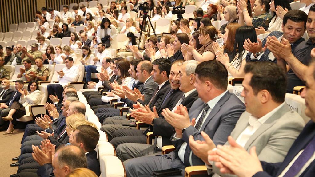 Yeni Klinikada 17 İyun Tibb İşçilərinin - 8