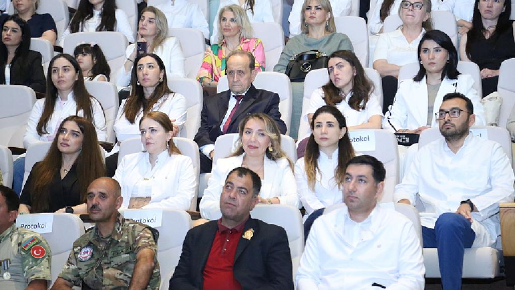 Yeni Klinikada 17 İyun Tibb İşçilərinin - 11