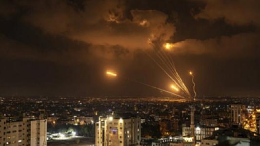 İranın ilk dəfə atdığı “Sejjil” raketi: