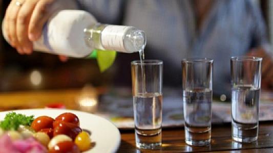 İmtahanlar bitdiyi üçün sevinib