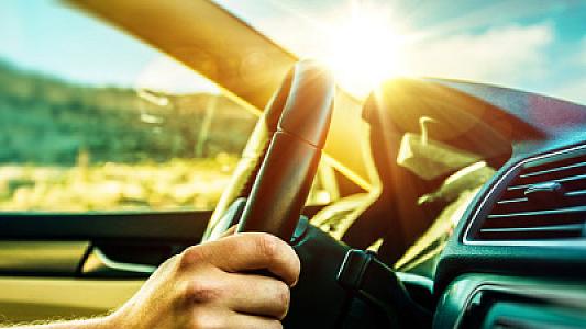 Bu əşyaları yay aylarında avtomobildə