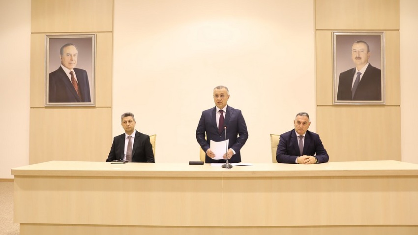 Səhiyyə naziri institutun yeni rektorunu kollektivə təqdim edib