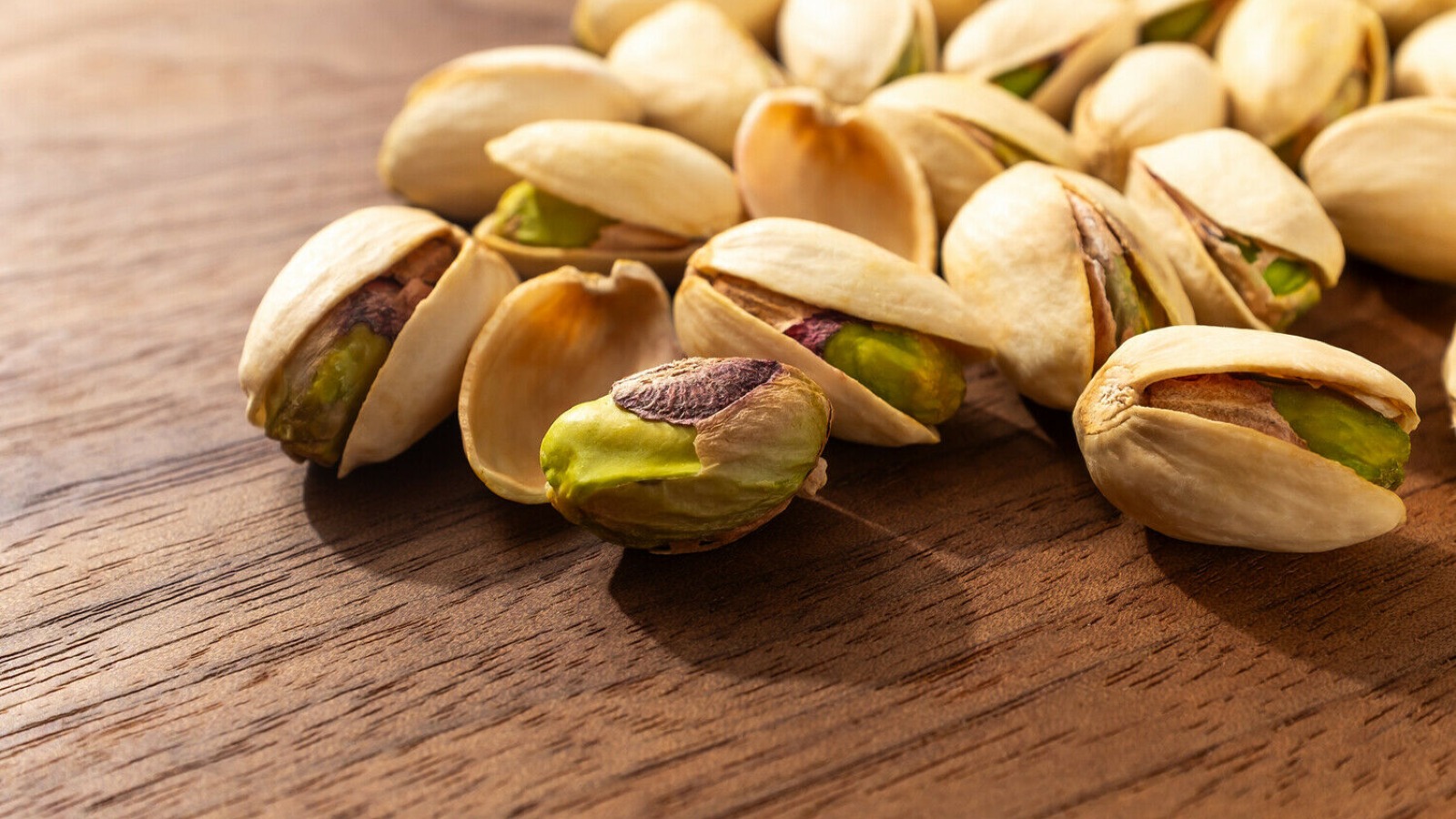 Gecələr püstə yeyənlər bu xəstəliyə
