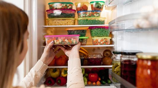 Soyuducunuzda sizi zəhərləyə biləcək bu