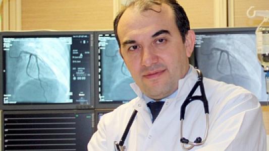 Mərkəzi Klinikanın həkimi əməliyyat etdiyi xəstəni qəbul etmədi -