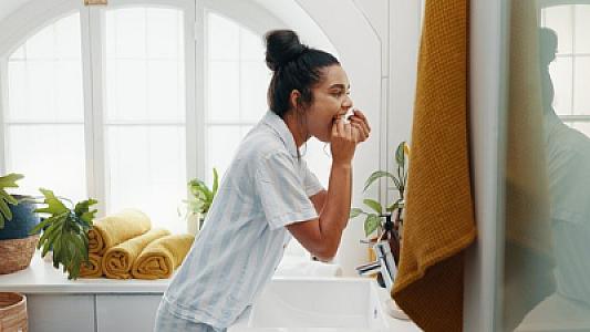 Ağız qoxusunun səbəbləri 