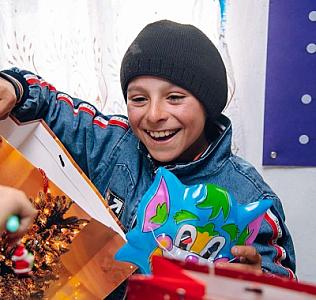 Gədəbəy və Daşkəsən rayonunun kəndlərindəki uşaqlara bayram sovqatı aparılıb -