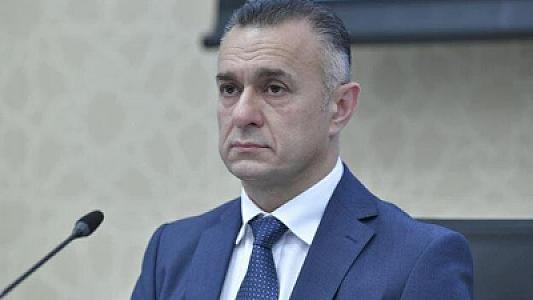 Nazir bu klinikanın baş həkimini