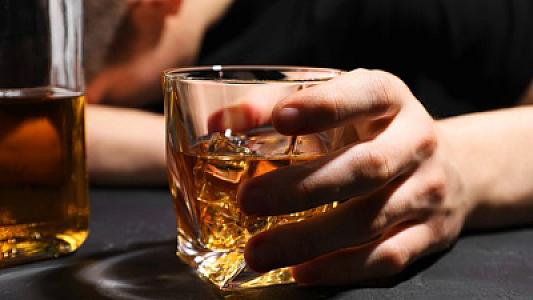 Gündə yalnız bir stəkan şərab içməyin belə fəsadları üzə çıxıb: