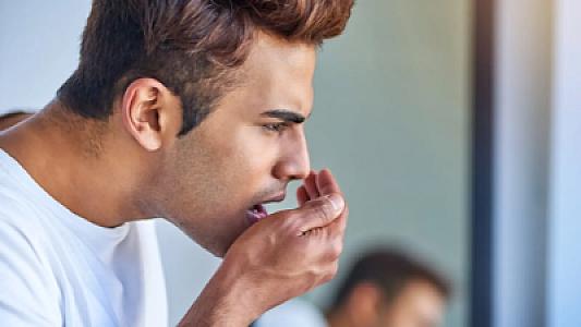 Ağız qoxusuna görə gizli xəstəliyinizi öyrənin: