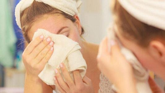 Duşdan sonra 3 dəsmal istifadə etmək lazımdır -