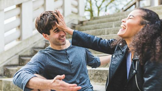 İnsan sevəndə beyni zəifləyirmiş -