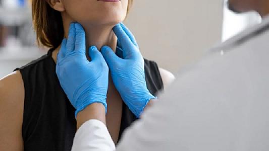 Onkoloq izah edir: Boğaz ağrısı keçmirsə,