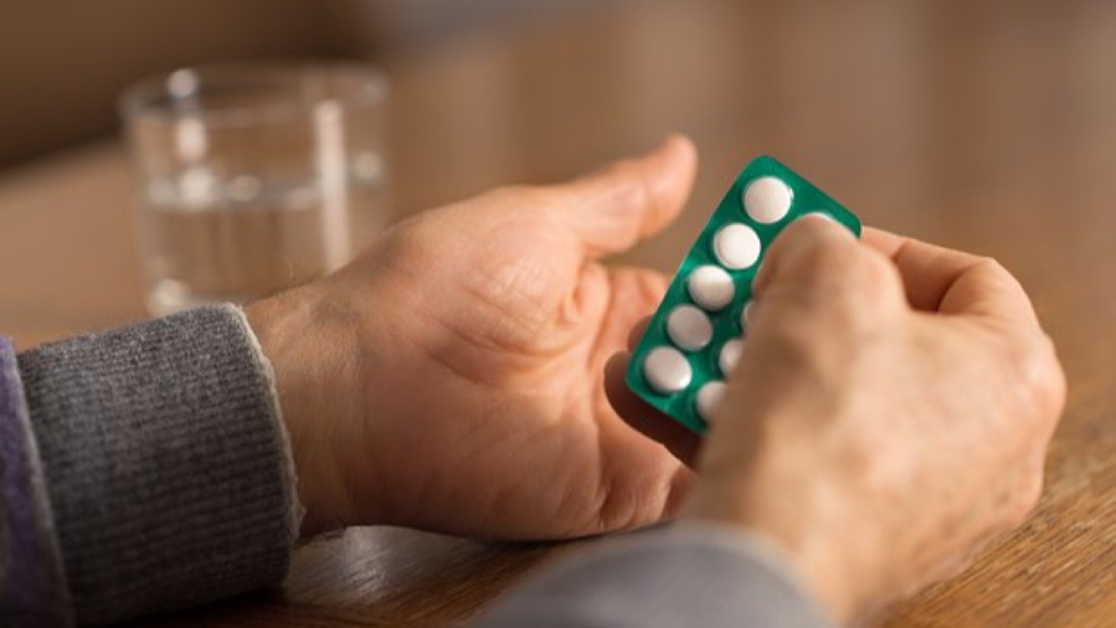 Aspirin infarkt riskini azaltsa da, ciddi qanaxmalara səbəb ola bilər -