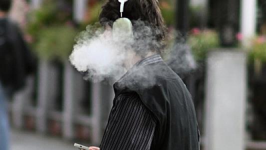 Psixoterapevt siqareti tərgitmək üçün