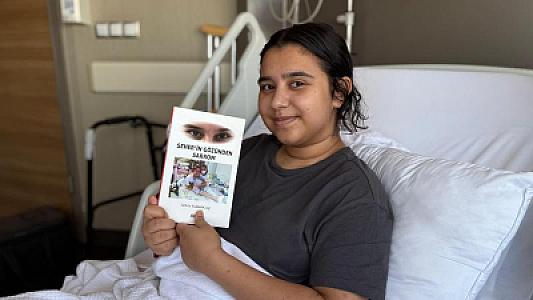 Xərçəngə qalib gəldi, 10 yaşında yazdığı kitabla