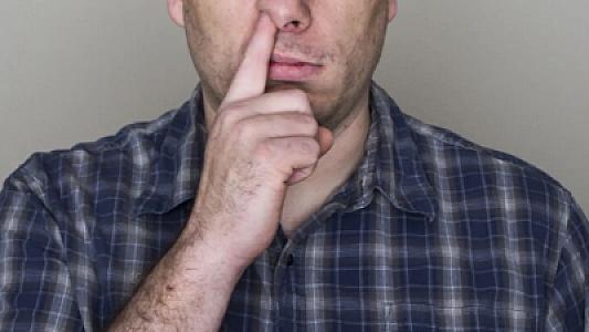 Burun qurdalamaq qorxulu xəstəliklə əlaqələndirilir -