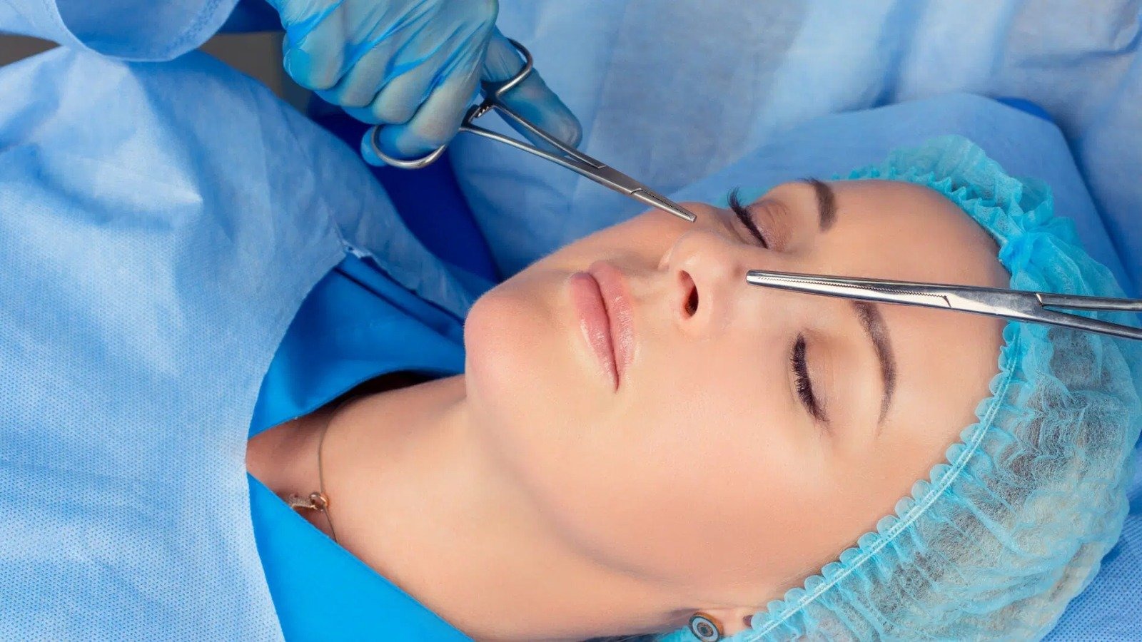 Plastik cərrahlarla bağlı