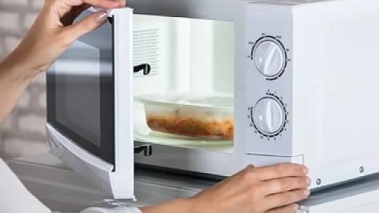 Bu yeməkləri heç vaxt mikrodalğalı sobada