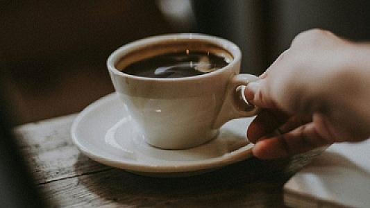 Həkim: Acqarına qəhvə içmək