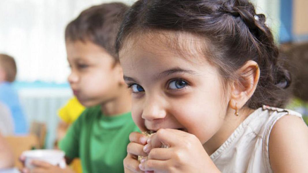 Bu qidaları uşaqlarınıza verməyin - Qızlarda sinə vaxtından tez böyüyür, oğlanlarda isə...