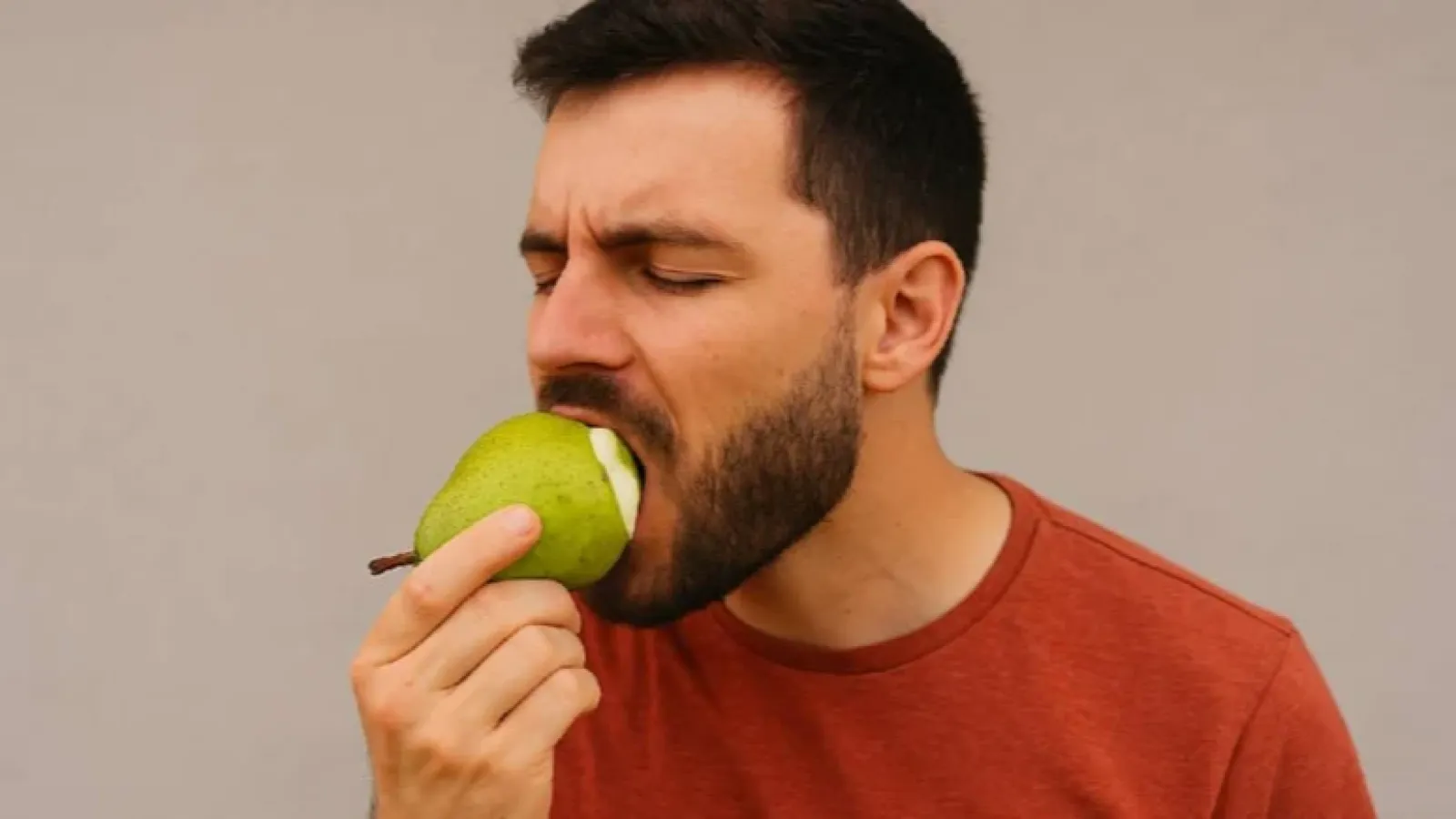 Armudu belə yeyənlər