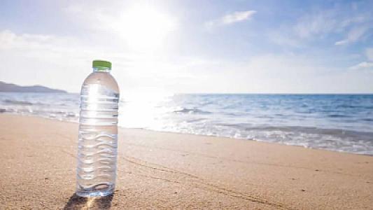 Günəşdə qalan plastik butulkadan su içsəniz,