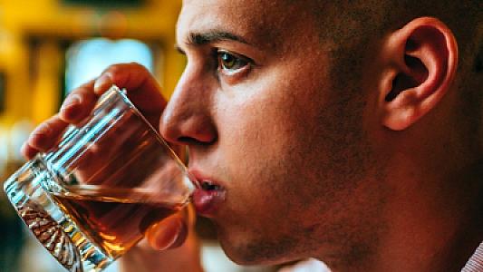 Alkoqolun yeni təhlükəsi: Bağırsaq bakteriyaları