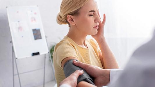 Baş ağrısı yüksək təzyiqdən qaynaqlana bilərmi? – 