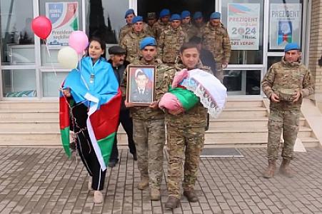 Şəhid hərbi qulluqçumuzun övladı dünyaya gəlib -