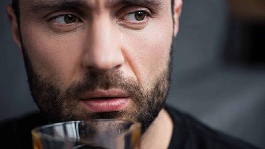 Mütəxəssislər alkoqolun görünüşdə yaratdığı