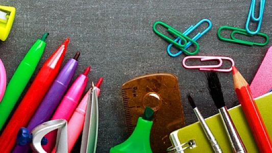 Məktəbli ləvazimatı seçərkən diqqət: Standartlara uyğun 