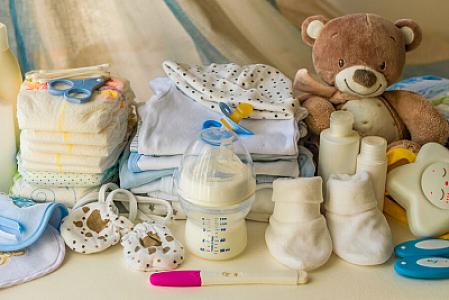 Yenidoğulmuş körpə üçün ilk ayın