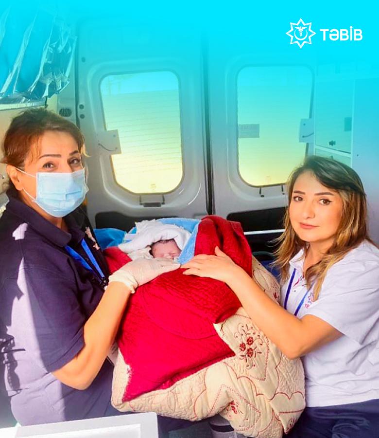 Təcili tibbi yardım briqadası doğuşu ev şəraitində 