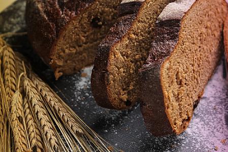 Ağ çörəyə sağlam alternativ – çovdar çörəyinin