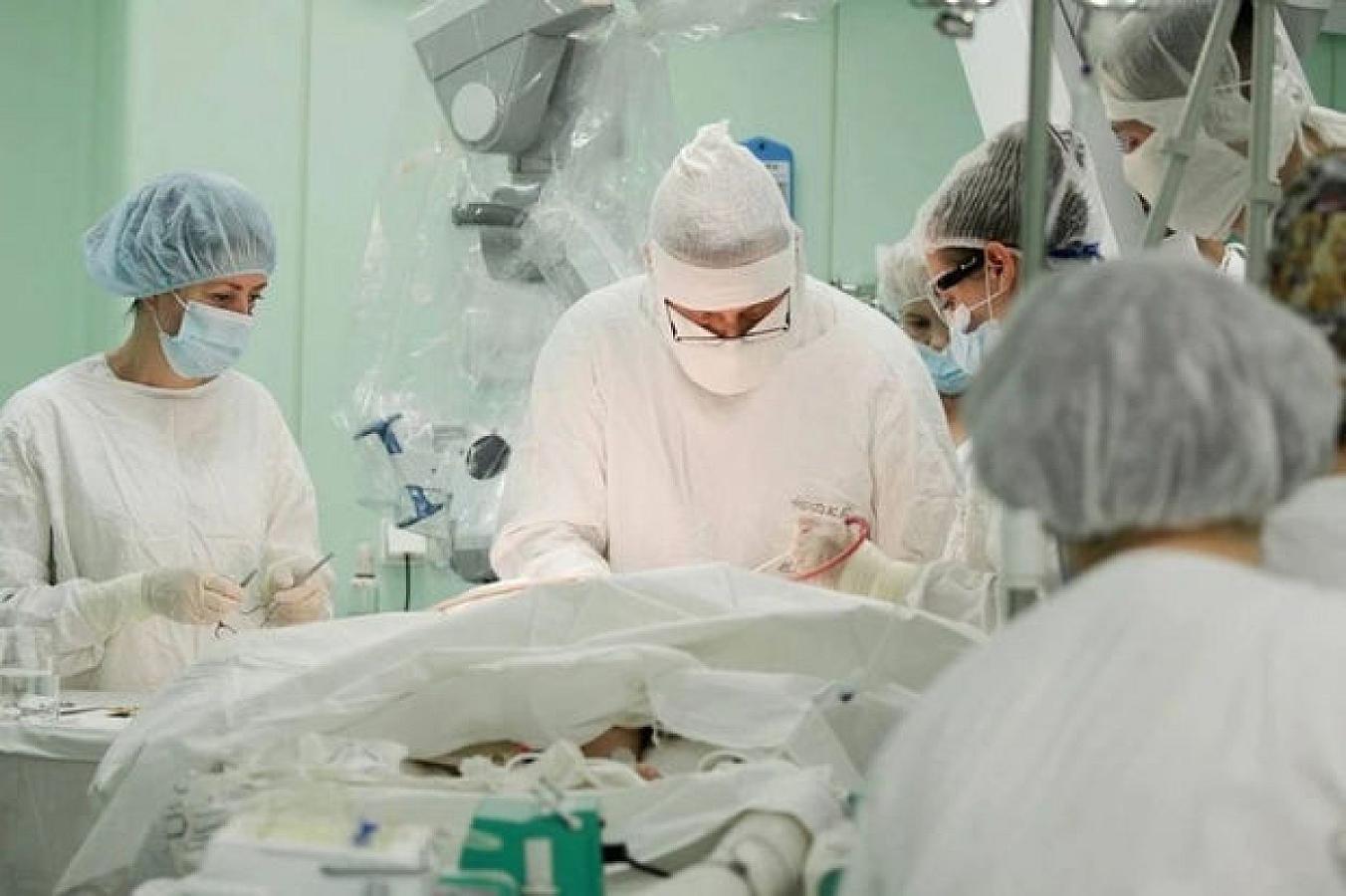 Rusiyada məktəblinin başından 12 santimetrlik şiş çıxarıldı -