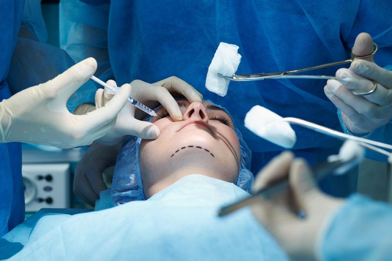 Saxta fəaliyyəti müəyyən olunan 45 işçinin hamısı plastik cərrahdır -