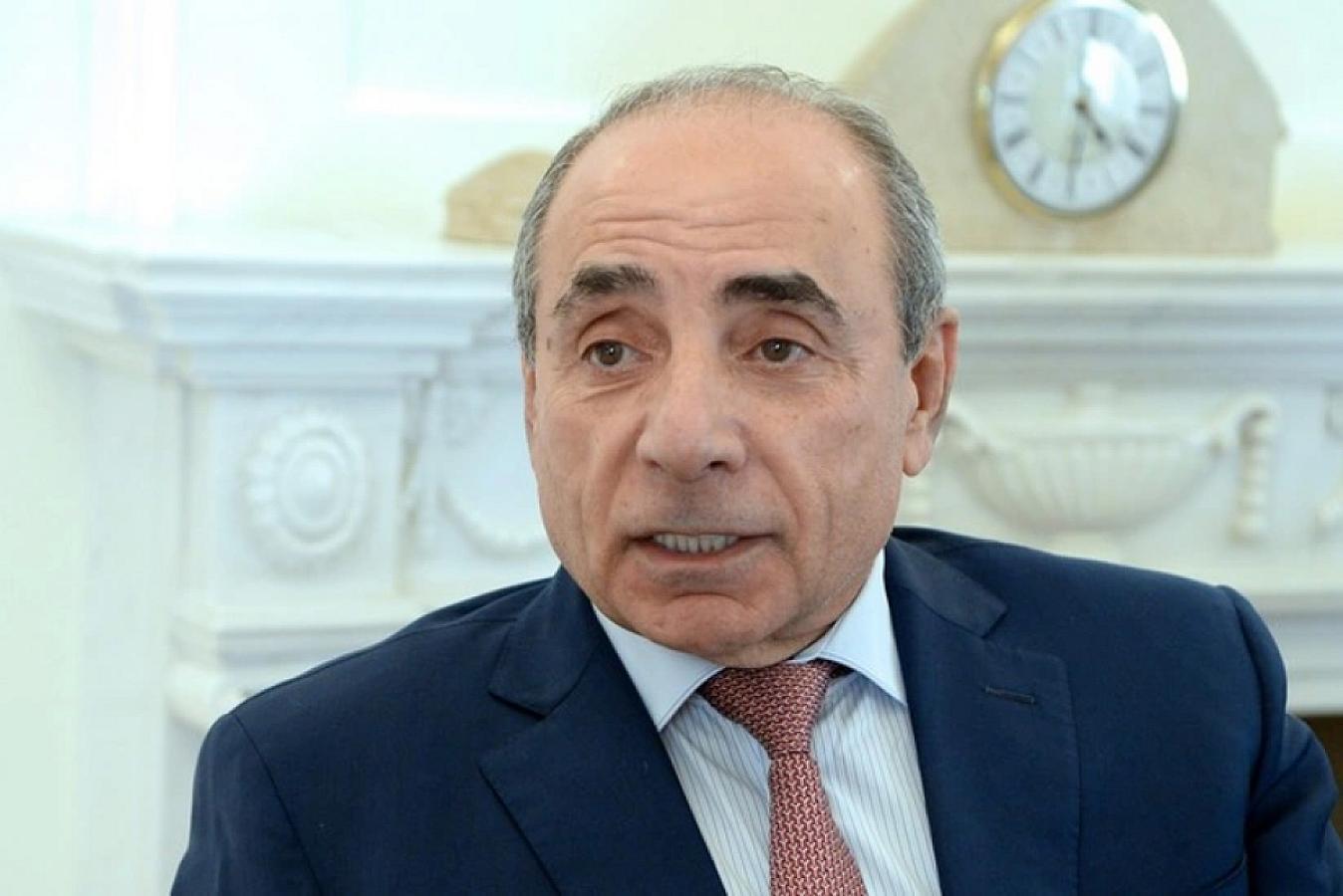 Yaqub Eyyubov "İstiqlal" ordeni ilə 